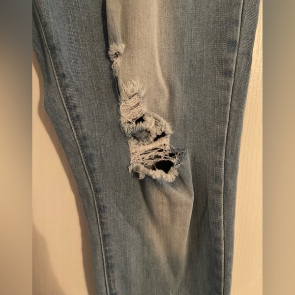 Gogo Light Wash Distressed Jeans - Picture 2 of 5